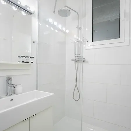 Paseo De Gracia Modern 4bd With Terrace *