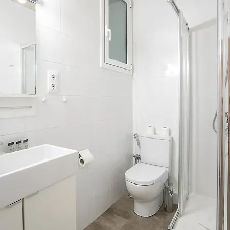 Paseo De Gracia Modern 4bd With Terrace Barcelona